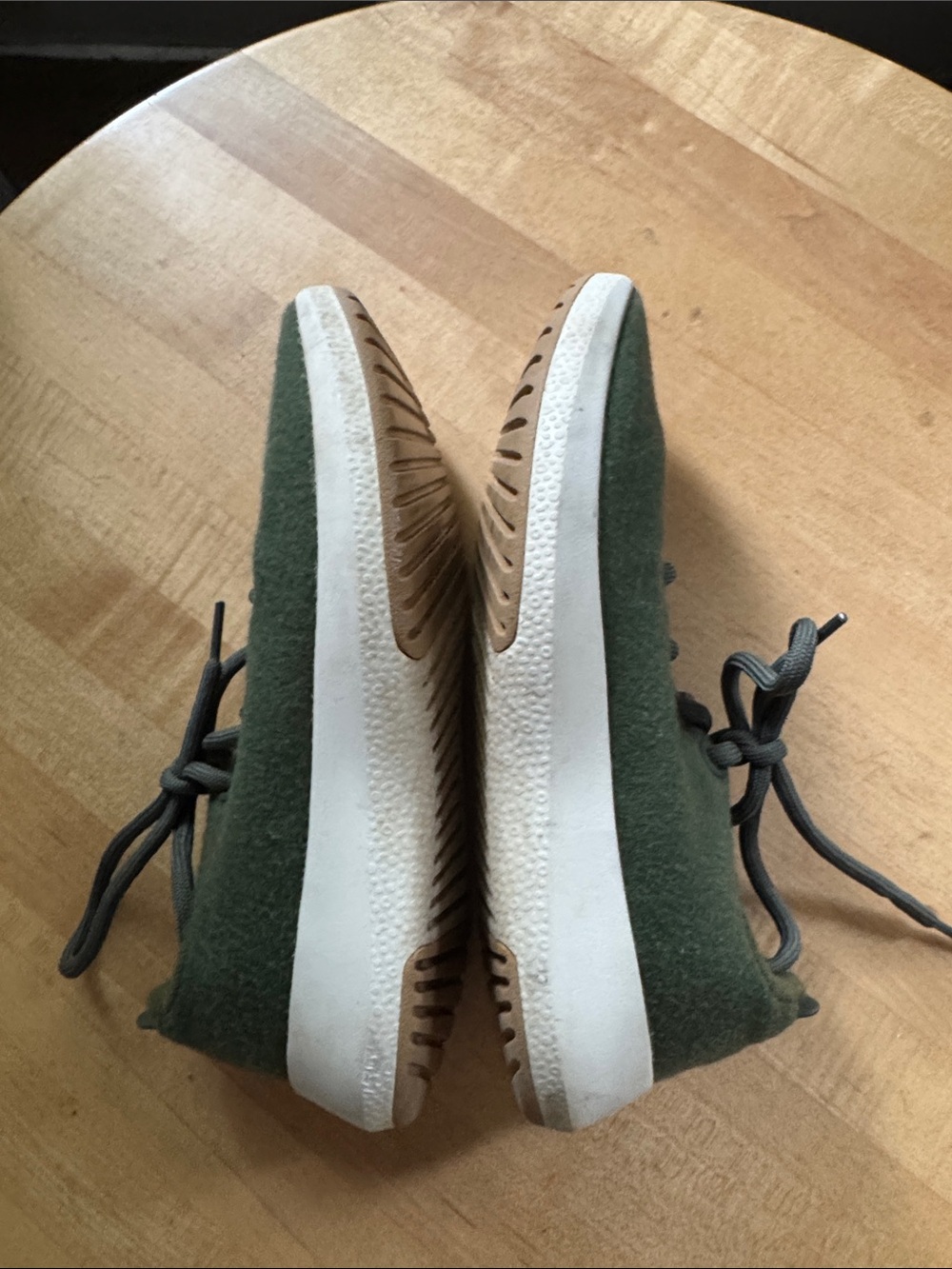 Allbirds Wool runner Olive Green Wool Sneaker with White Sole - Picture 5 of 6